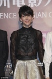 性感女神苏菲·玛索亮相 黑衣金裙尽显法兰西风情