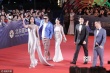 《失眠男女》剧组亮相 最美变性人Poy性感可爱
