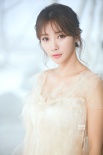 柳巖拍概念影片唯美如仙子 膚白優(yōu)雅知性女神范