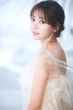 柳巖拍概念影片唯美如仙子 膚白優(yōu)雅知性女神范