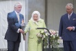 英国王室庆女王90大寿点燃火炬 全家出动心情靓