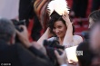 《最后的模样》首映 朱丽叶·比诺什带装饰扮可爱