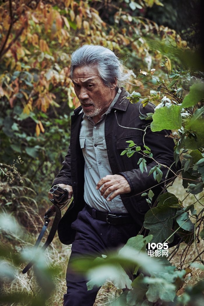 《狩猎》6月韩国上映 国民演员安圣基变身猎人
