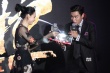 张柏芝驾豪车亮相《失控》发布会 TOP谈错失红毯