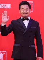 東京國際電影節(jié)影帝登場(chǎng)！王景春帥氣亮相紅毯