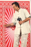 “绿巨人”来京挑战周杰伦唱RAP 现场换衣打太极
