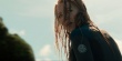 驚險巨制《鯊灘》曝生存特輯 美女鯊魚慘烈廝殺
