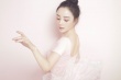李小璐生日曝光超贊芭蕾寫真 文藝優(yōu)雅妙態(tài)絕倫