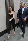 倪妮抹胸衣小露乳沟妖娆娇媚 烈焰红唇玩性感
