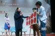 《一句顶一万句》武汉路演 学生热捧16年扛顶之作