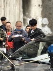 馮紹峰現(xiàn)身上海古鎮(zhèn) 疑正為某豪車品牌拍攝廣告