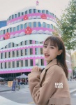 要怪我咯？ 網(wǎng)紅蛋糕樓與SNH48黃婷婷合影后遭拆
