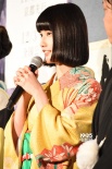 《古都》舉行完成披露會 橋本愛自稱迷上松雪泰子