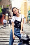 孫怡街拍初現(xiàn)boy帥氣風(fēng) 皮革吊帶外穿攻氣十足