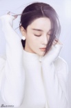 張馨予最新寫真黑白look變御姐 霸氣性感大秀美背