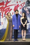 “路人甲”反哺《三少爺》？ 江一燕冬日著薄紗