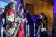 “星战CP”空降广州 影迷纷纷合影“姜甄配”