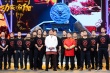 成龙携《功夫瑜伽》亮相 成家班四十年首聚痛哭