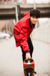 TFBOYS王俊凱動感街拍曝光 演繹“少年成長時”