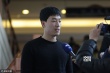 劉翔參加政協(xié)小組討論面色嚴(yán)肅 散會后笑容燦爛