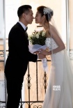 安以轩嫁富商男友曝浪漫婚纱照 露背裙前凸后翘