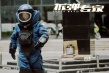 《拆弹专家》发主题曲 刘德华深情献唱歌词感人
