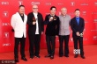 《冰之下》剧组亮相上影节红毯 黄渤有望成影帝