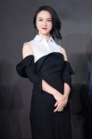 汤唯抱病出席影展 黑白礼服长裙尽显优雅大气