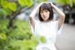 吉冈里帆拍写真亲近自然 笑容灿烂小清新范儿十足