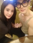 陳學(xué)冬發(fā)福利！自拍秀八塊腹肌 身材竟然這么好