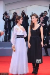 徐娇与《战狼2》女主卢靖姗亮相威尼斯电影节