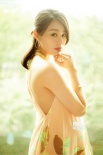 仙范兒！胡杏兒一襲暖色長裙如沐春風(fēng)明媚優(yōu)雅