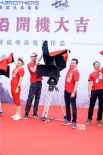 管虎發(fā)《八佰》宣傳照設(shè)計感強 迷霧中手影浮動