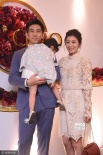 赵小侨台北大婚好友齐祝贺 陈乔恩当伴娘感动落泪