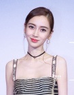 baby趙麗穎同框比美 王子文朋克風(fēng)宋祖兒性感黑裙