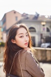 蔣夢婕米蘭寫真玩“下衣消失” 氣質(zhì)溫婉笑容甜美