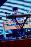 張藝興專輯長沙簽售為粉絲即興作曲顯音樂才華