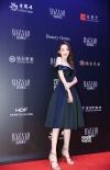 蒋梦婕穿小黑裙优雅亮相 雪白肌肤光芒耀眼超抢镜