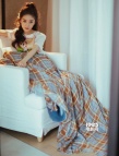 楊冪復(fù)古寫真大片曝光 性感俏皮似“鄰家少女”