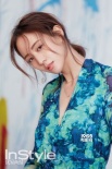 張鈞甯最新寫真嫵媚動人 穿深V花裙宛如畫中美人