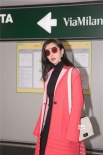 李冰冰受邀赴米兰时装周 机场LOOK彰显女王范儿