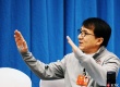 政协委员成龙亮相两会 扶影视艺人扶贫应带头