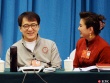 政協(xié)委員成龍亮相兩會(huì) 扶影視藝人扶貧應(yīng)帶頭