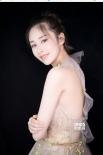 產(chǎn)后復(fù)出首秀!穎兒仙美紗裙亮相紅毯盡顯傲人身材