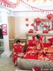 惠若琪大婚晒中式婚纱照 新郎新娘甜蜜亲吻