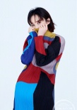 蔣勤勤曝“孕”味寫真 摩登辣媽慵懶隨性style