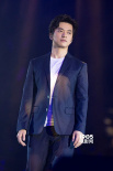 李健清華校慶演唱會紀(jì)錄片:畢業(yè)20載物非人還是