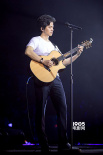 李健清華校慶演唱會紀(jì)錄片:畢業(yè)20載物非人還是