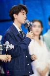 王俊凱《天坑》開播1小時(shí)破億！ 防寒狂貼暖寶寶