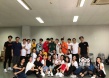 中戲大一新生合影曝光 易烊千璽胡先煦相伴去食堂